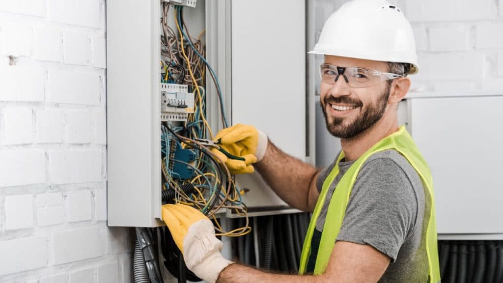 ELECTRICISTA OFICIAL 1ª Y 2ª